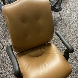 Traditional style Task Chair with arms - Image 1