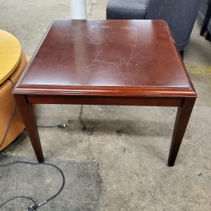 Traditional Side / End Table - Image 1