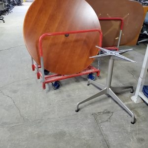 4 foot Cherry top table - Image 1