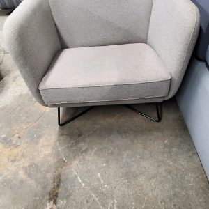 Knoll guest lounge chair - Image 1