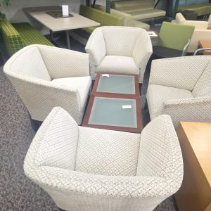 Lobby Chair - Cream Fabric with Pattern - Image 3