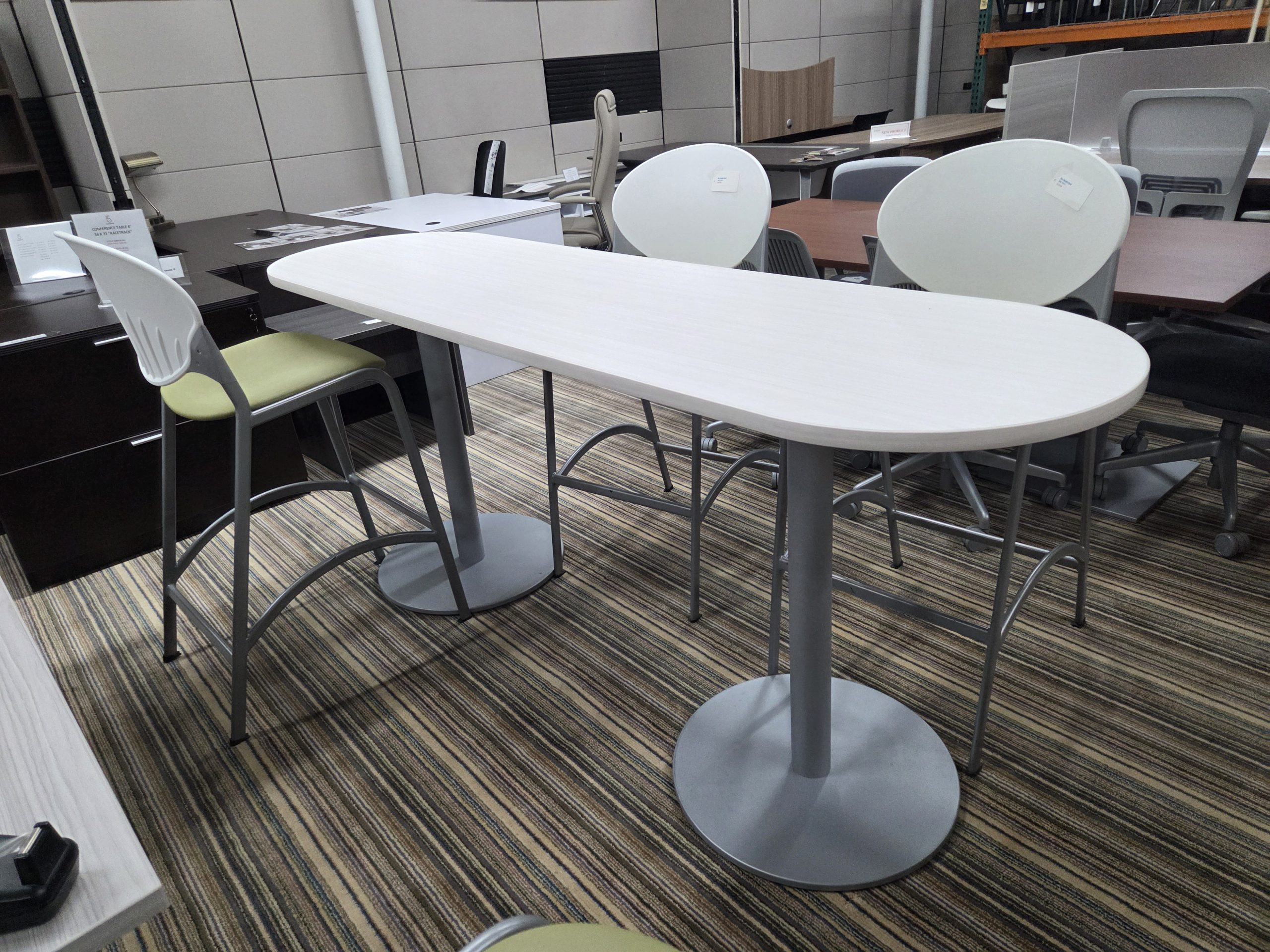 Global Table 24 x 84