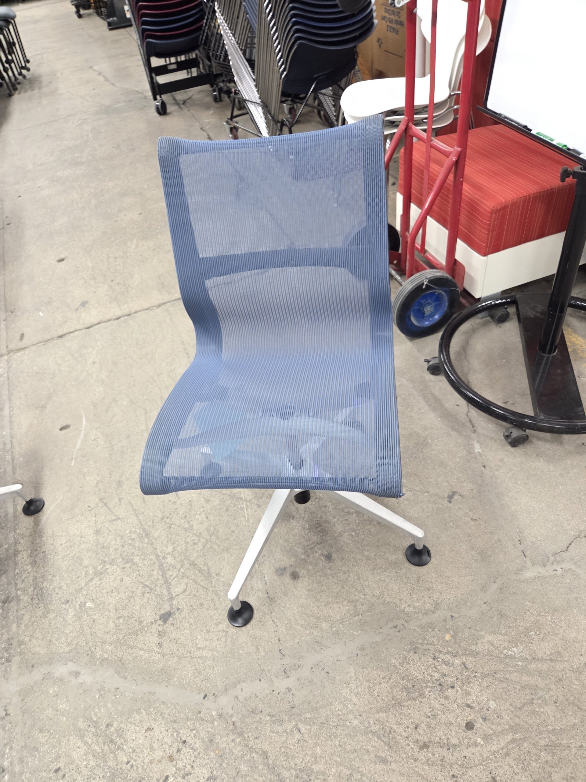 Setu Armless with Casters