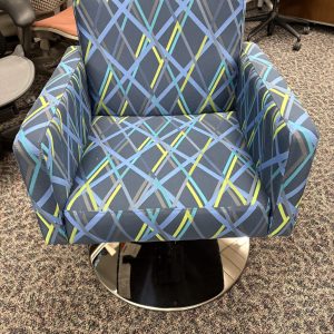Global Guest Chair with Disc Base